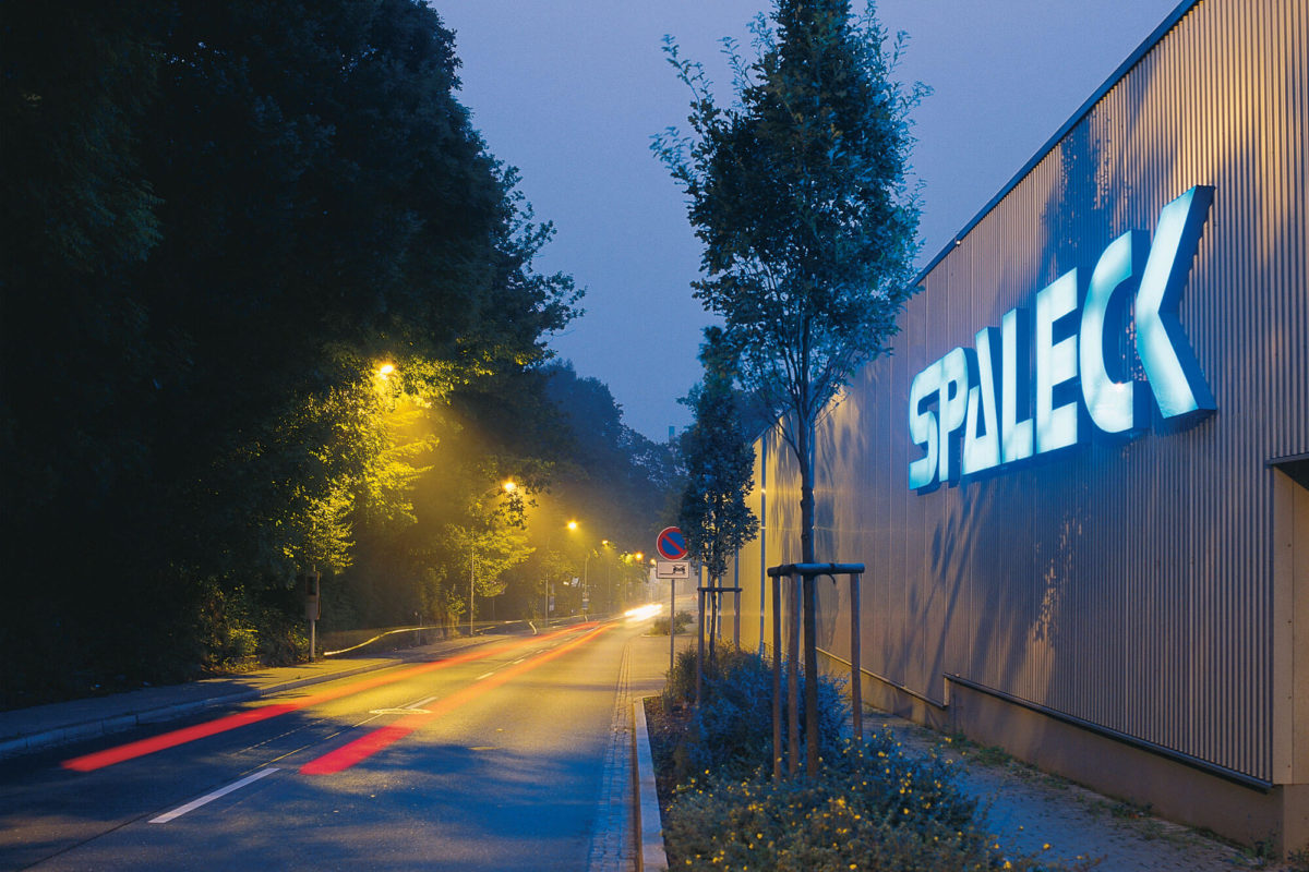 Hochmoderner Maschinenpark von ihrem Qualitätszulieferer