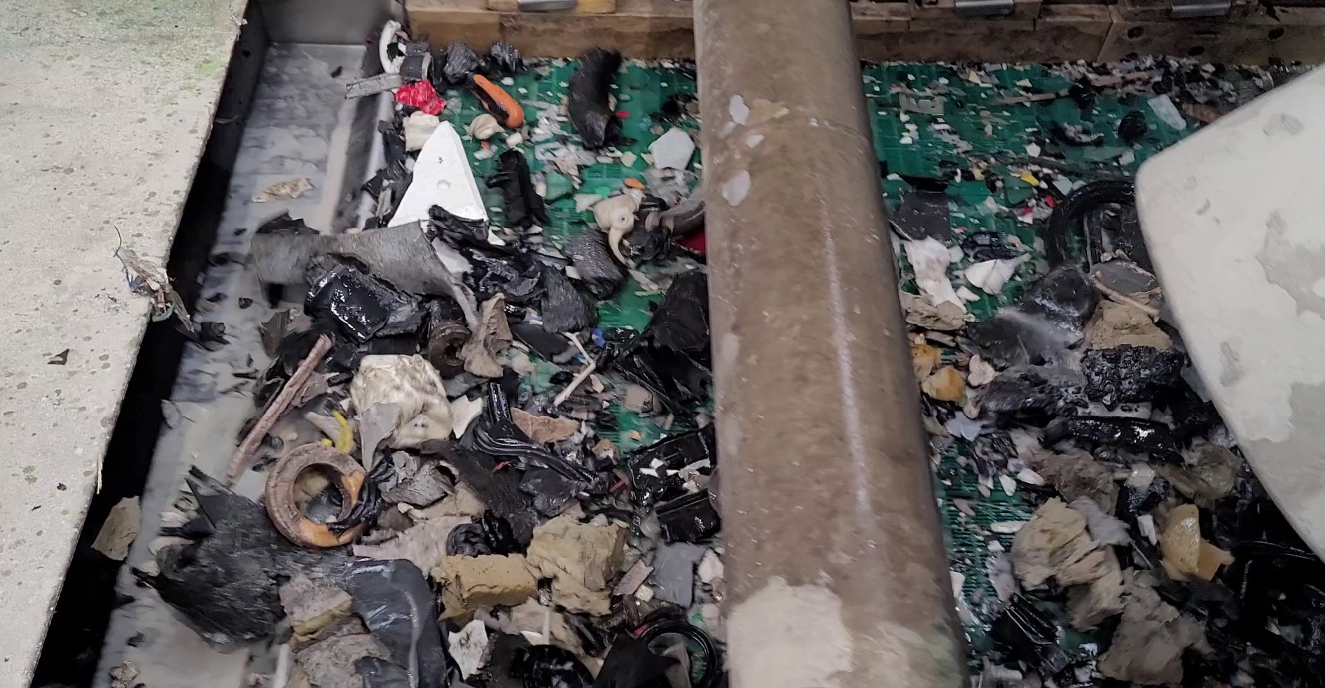 Entwässerung von Kunststoffabfällen nach Waschen mit Spaleck Siebmaschinen