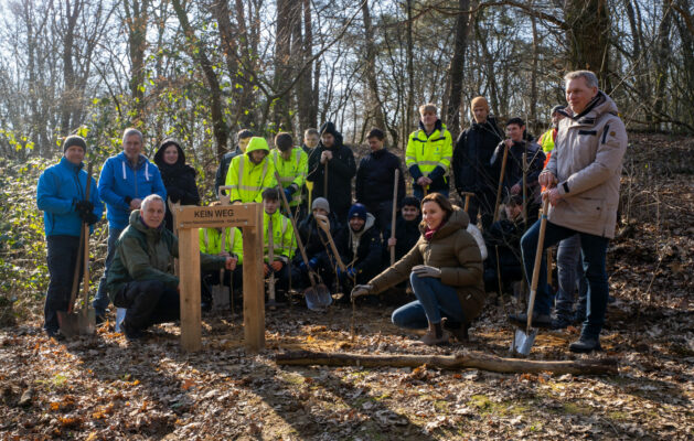 SPALECK-Azubis beteiligen sich an Baumpflanzaktion in den Hohenhorster Bergen in Bocholt
