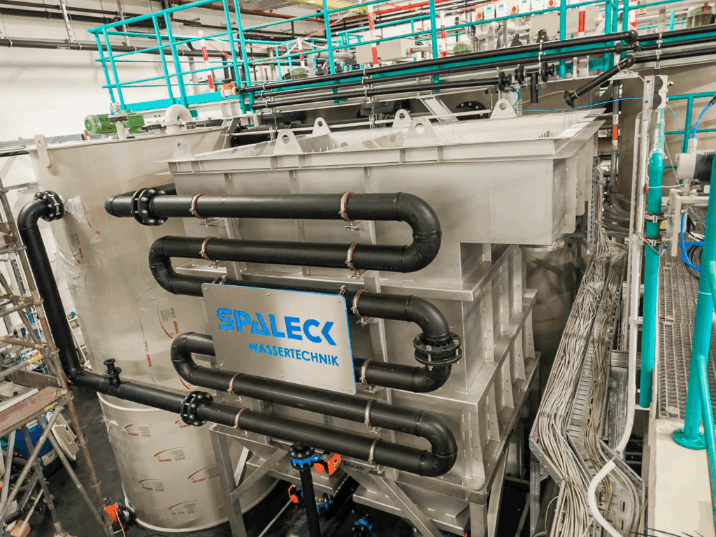 SPALECK Wassertechnik installiert Gesamtlösung zur Abwasseraufbereitung|Wasseraufbereitung in der Chipproduktion mit SPALECK|Lamellenklärer zur Abwasseraufbereitung in der Chipproduktion | SPALECK