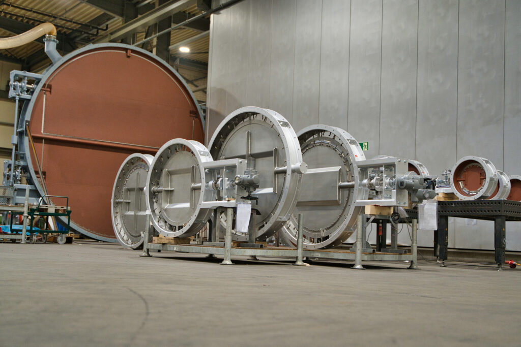 Individuelle Fertigung von Rauchgasarmaturen und Industrieklappen von HMT