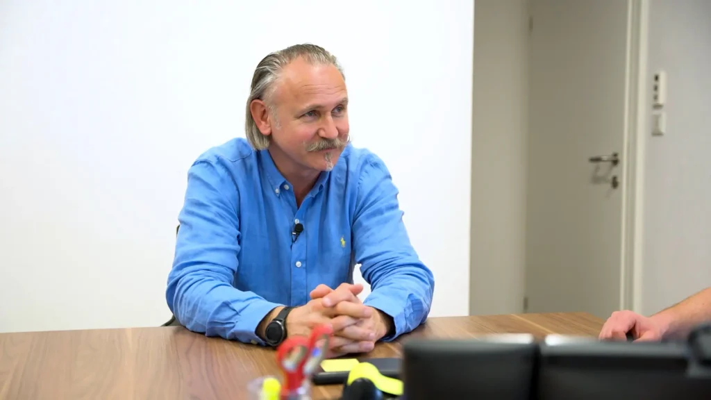 Alexander Gaugl, Inhaber des Metallrecyclingspezialisten Gaugl Metallhandel in Österreich beschreibt die Wichtigkeit der Siebung im Recycling: "Siebung ist einmal das A und O".