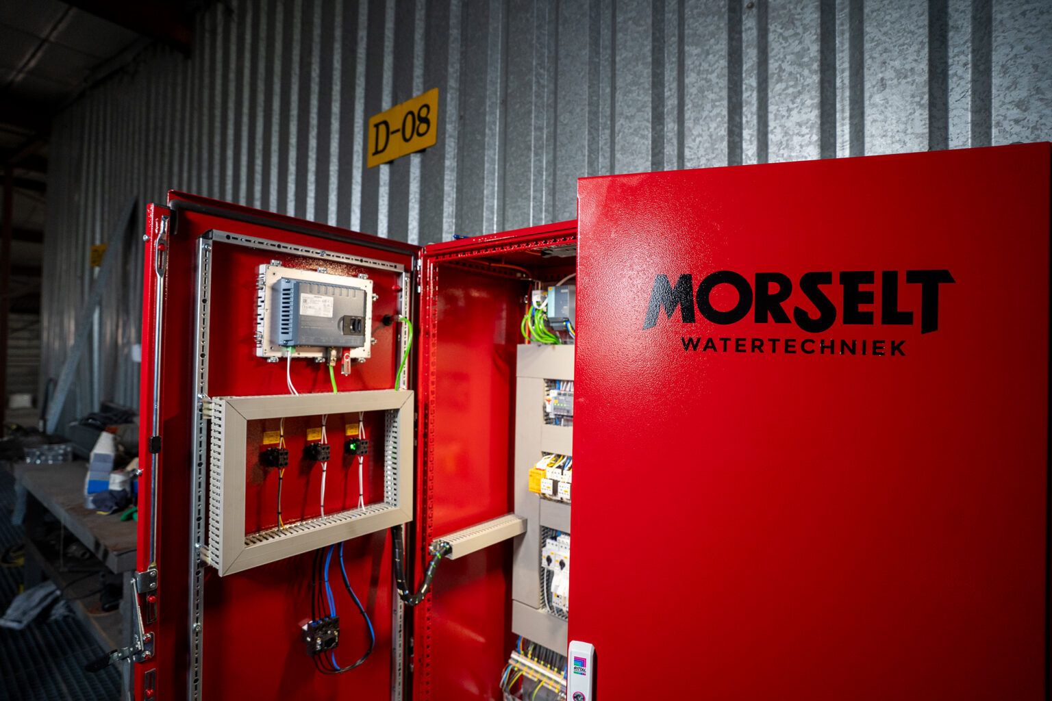 Schaltschrank der Morselt RedBox Elektrokoagulationsanlage